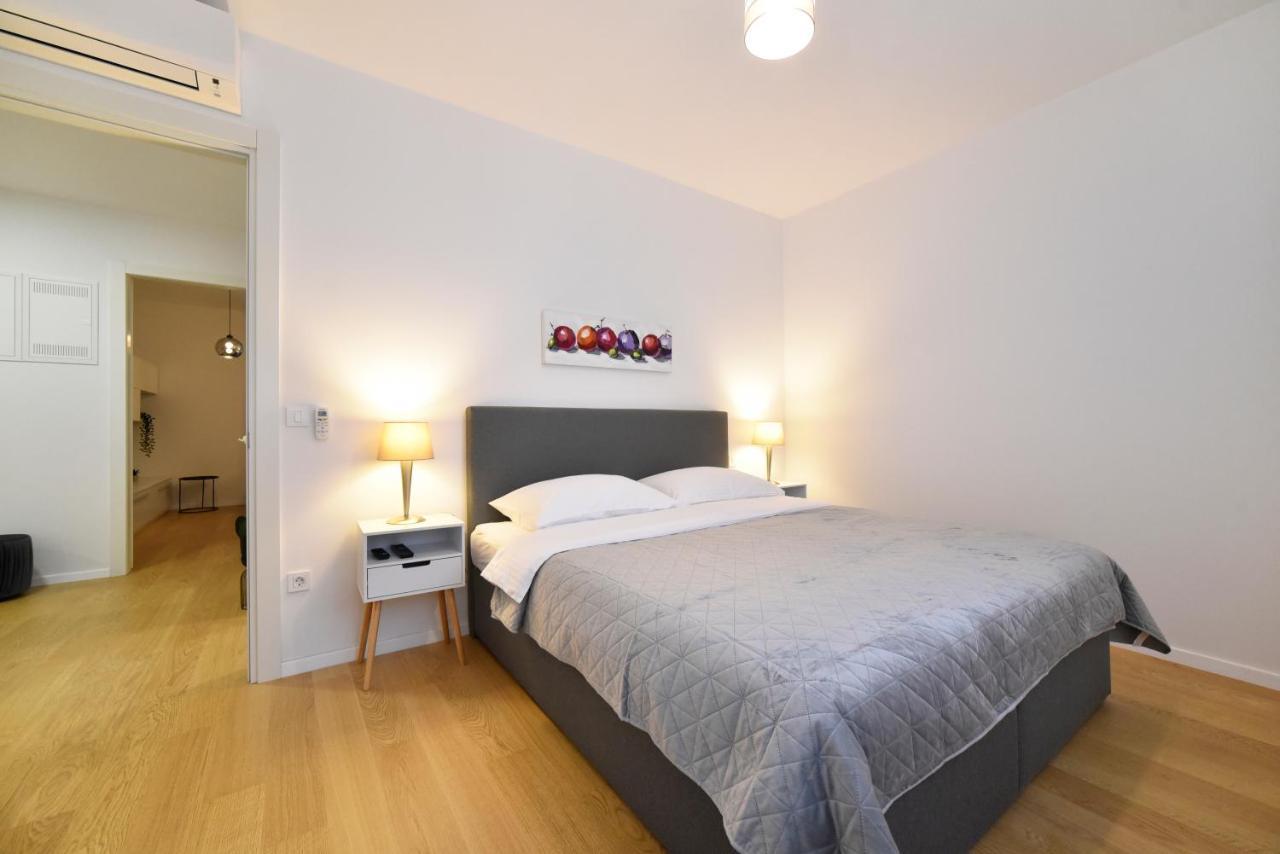 Ophelia Apartment With Parking ซาเกร็บ ภายนอก รูปภาพ